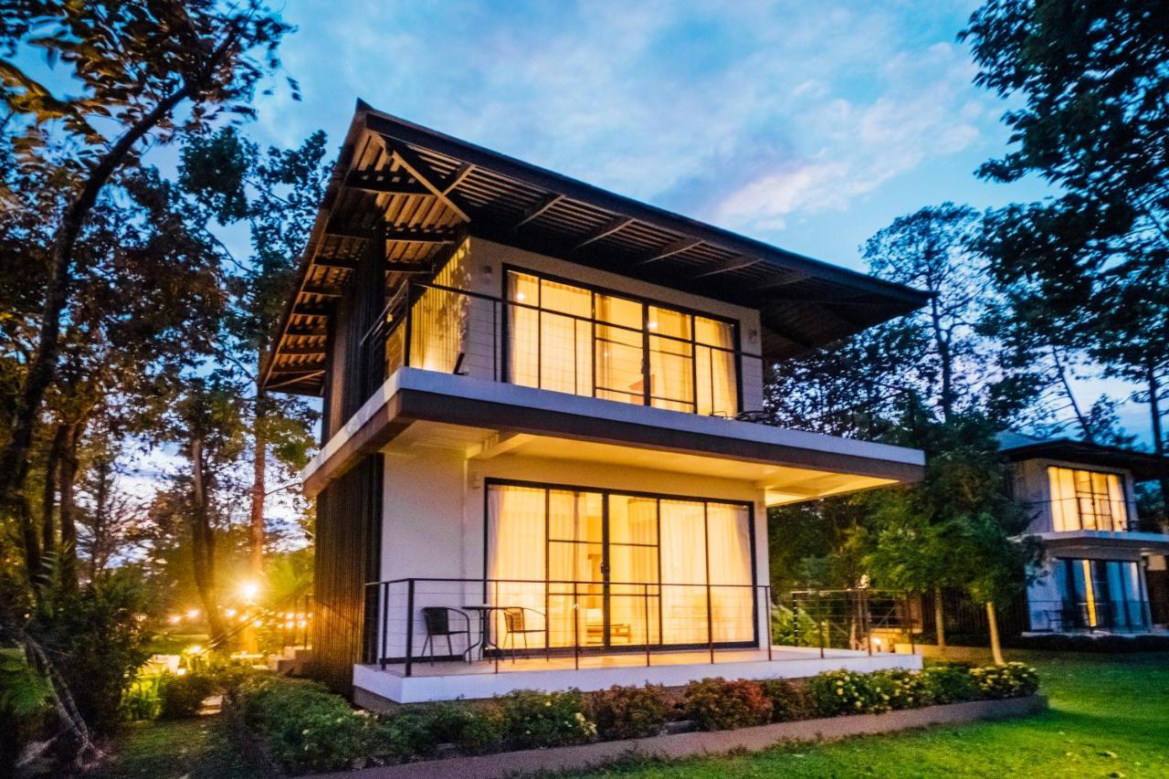 The River Resort Champasak Exteriör bild