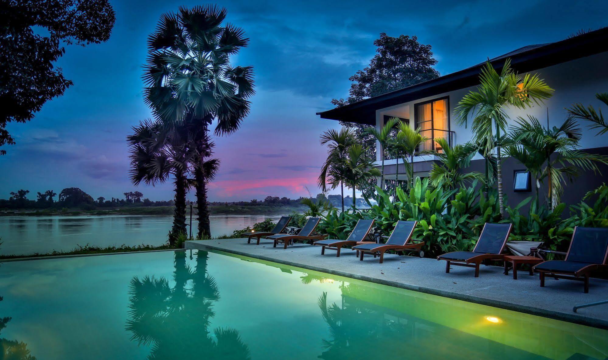 The River Resort Champasak Exteriör bild