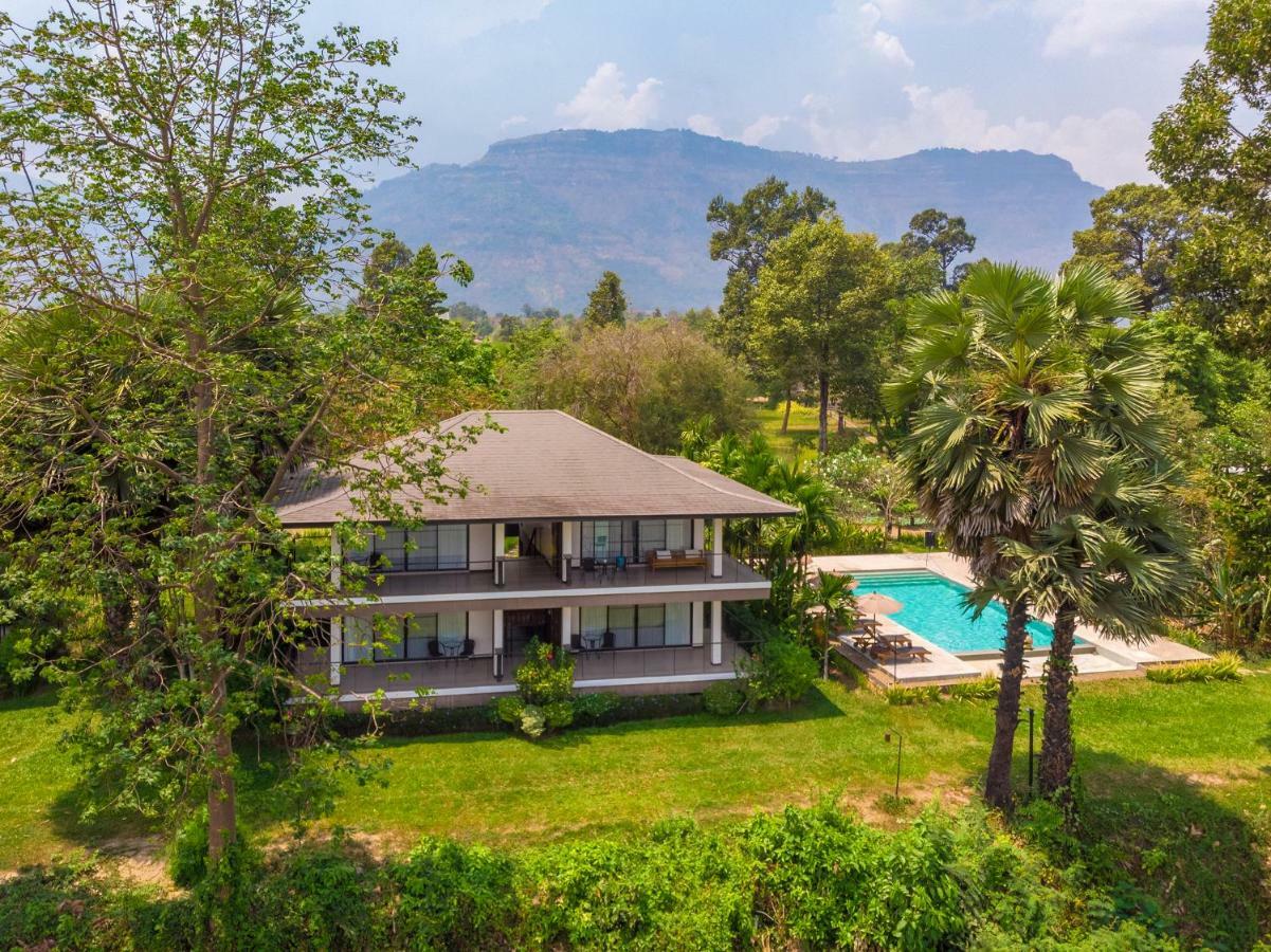The River Resort Champasak Exteriör bild