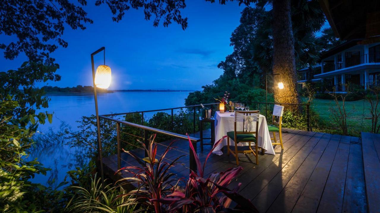 The River Resort Champasak Exteriör bild