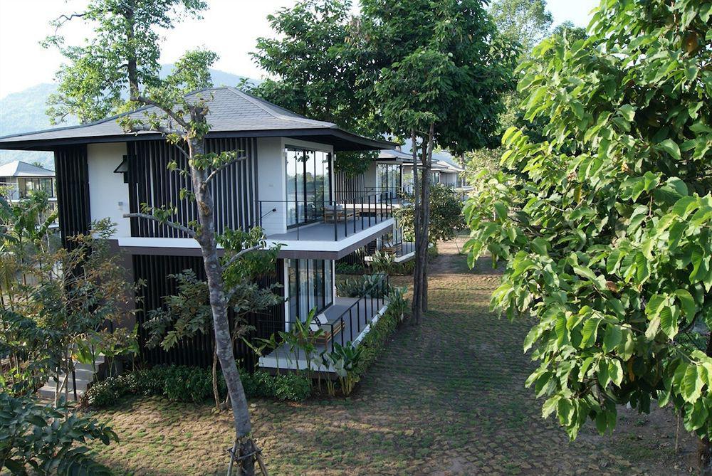 The River Resort Champasak Exteriör bild